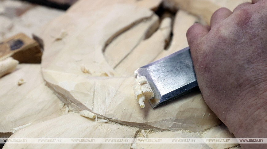 Более 100 работ народных мастеров резьбы по дереву представят на выставке в Гомеле