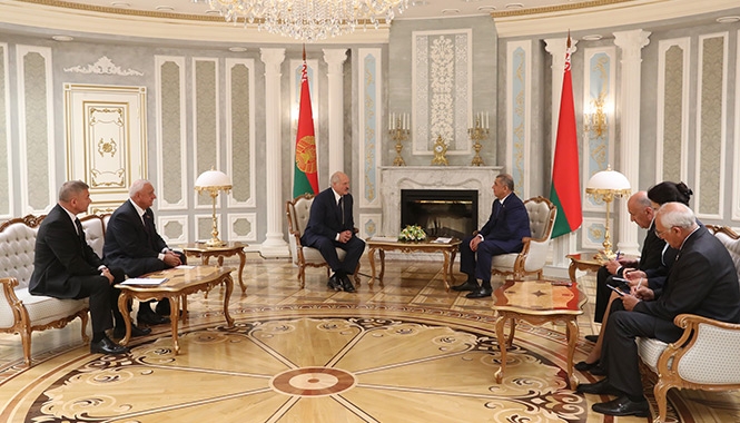 Лукашенко отмечает высокую динамику в развитии отношений с Узбекистаном