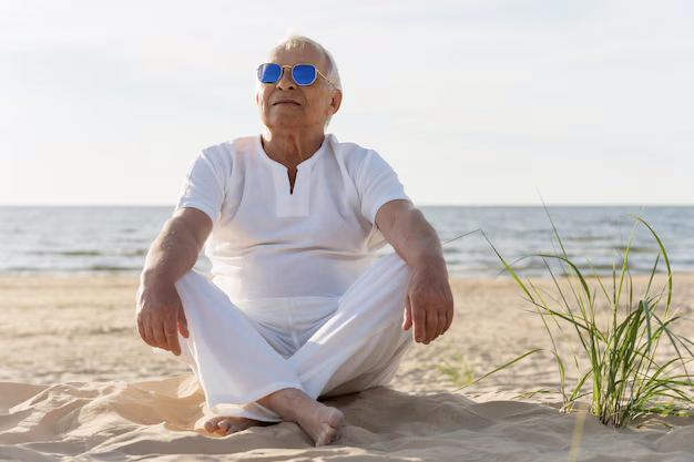 Возможно лишение свободы сроком до трех лет. Неприлично отгонявший комаров на пляже в Гомеле пенсионер пойдет под суд