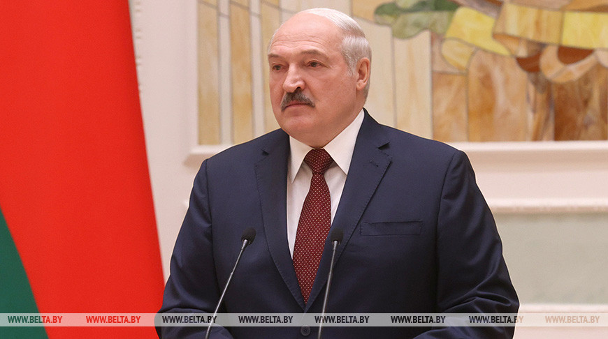Лукашенко: нам надо как никогда быть едиными