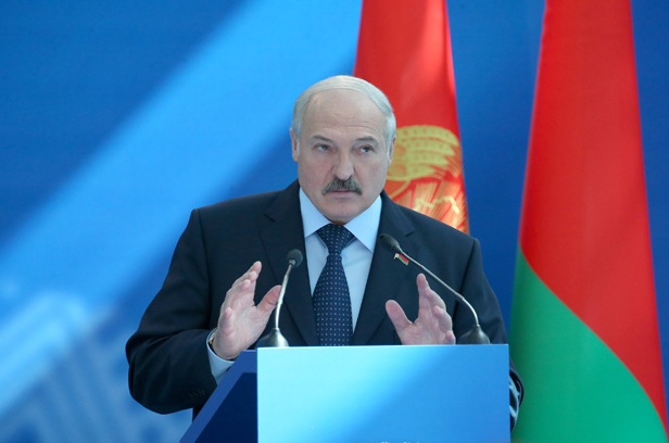 Лукашенко: для Беларуси важно развивать сотрудничество с Востоком и Западом