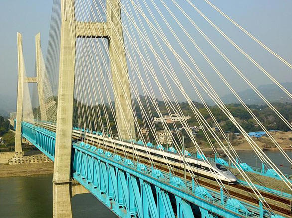 В Китае построен первый в мире двухъярусный 6-колейный ж/д мост