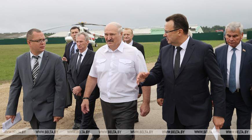 Лукашенко посещает предприятие под Витебском, где планируется производство белорусской вакцины от COVID-19