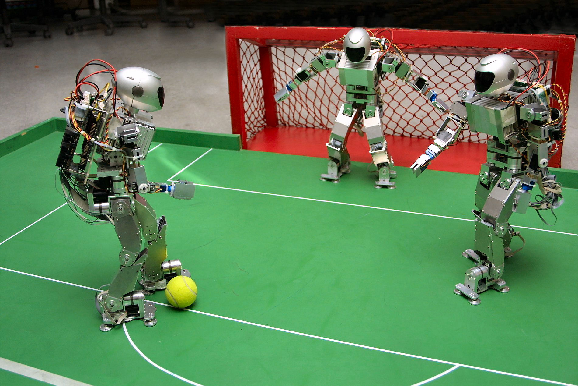 Гомельские школьники представят Беларусь на Всемирной олимпиаде роботов - ВИДЕО