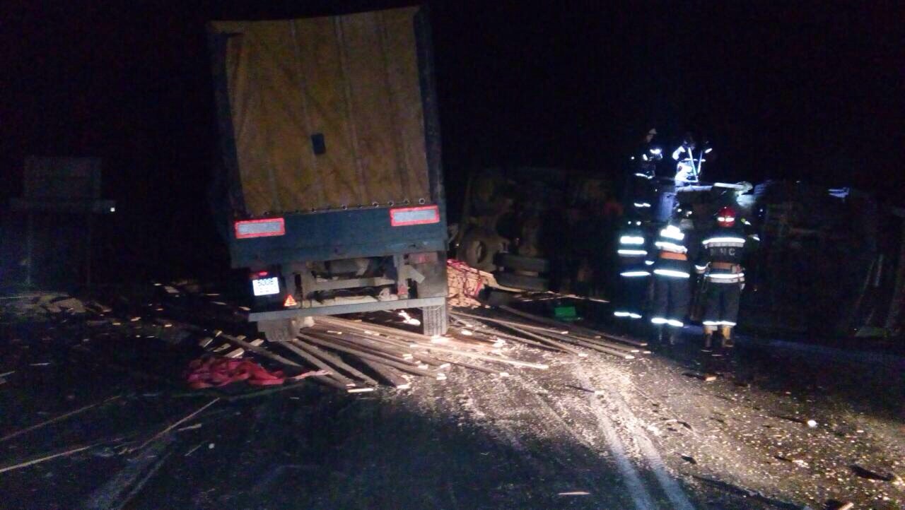 В Калинковичском районе столкнулись два грузовика
