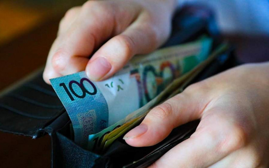 Наниматель не выплатил многодетной жительнице Гомельской области пособие 6800 рублей по рождению ребенка