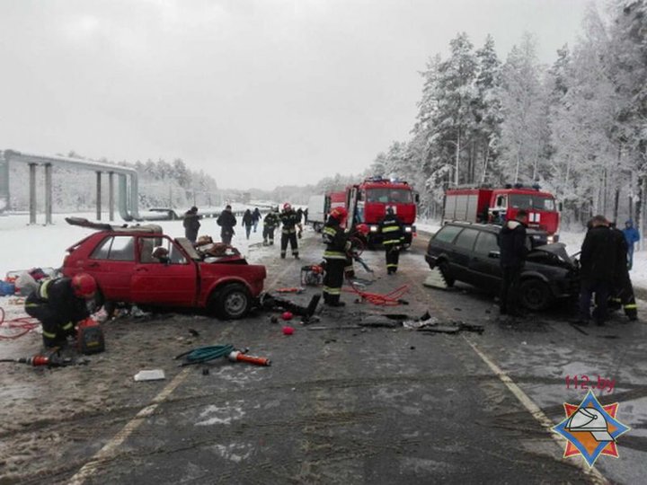 Лобовое столкновение под Мозырем: один водитель погиб