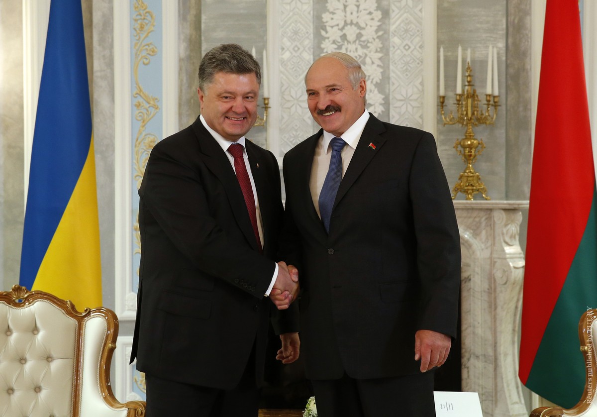 Лукашенко провел встречу с Порошенко в ОАЭ 