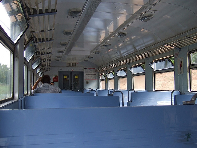 В Беларуси предлагают запретить торговлю в электричках