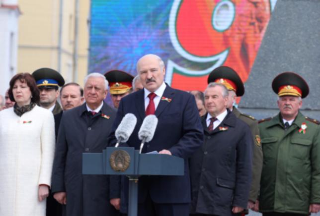 Лукашенко: мы обязательно привезем чемпионат мира по хоккею в Беларусь 