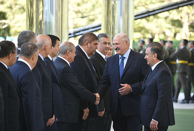 Александр Лукашенко совершает официальный визит в Узбекистан