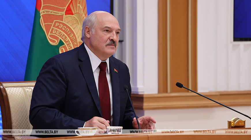 Она бы сама этого не сделала, если бы ею не управляли - Лукашенко прокомментировал инцидент с Тимановской