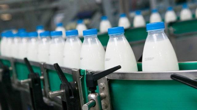 Россия сняла ограничения на белорусскую молочку