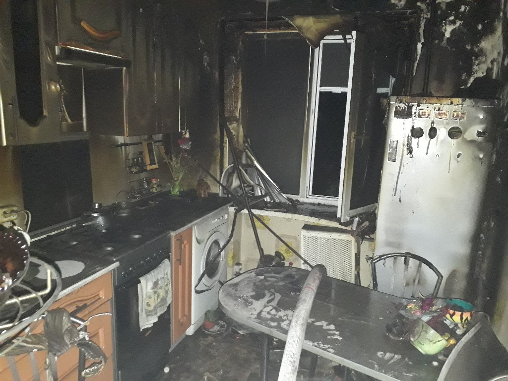 В Рогачеве открытым пламенем горела квартира