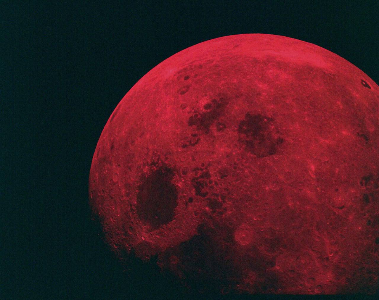 Что нельзя делать на Кровавое лунное затмение 8 ноября