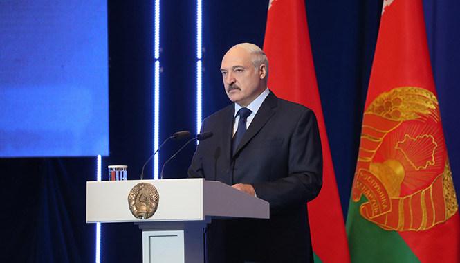 Лукашенко: Беларусь не рвется в миротворцы, но конфликт в Украине нужно ликвидировать