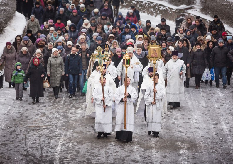 Православные празднуют Крещение - видео