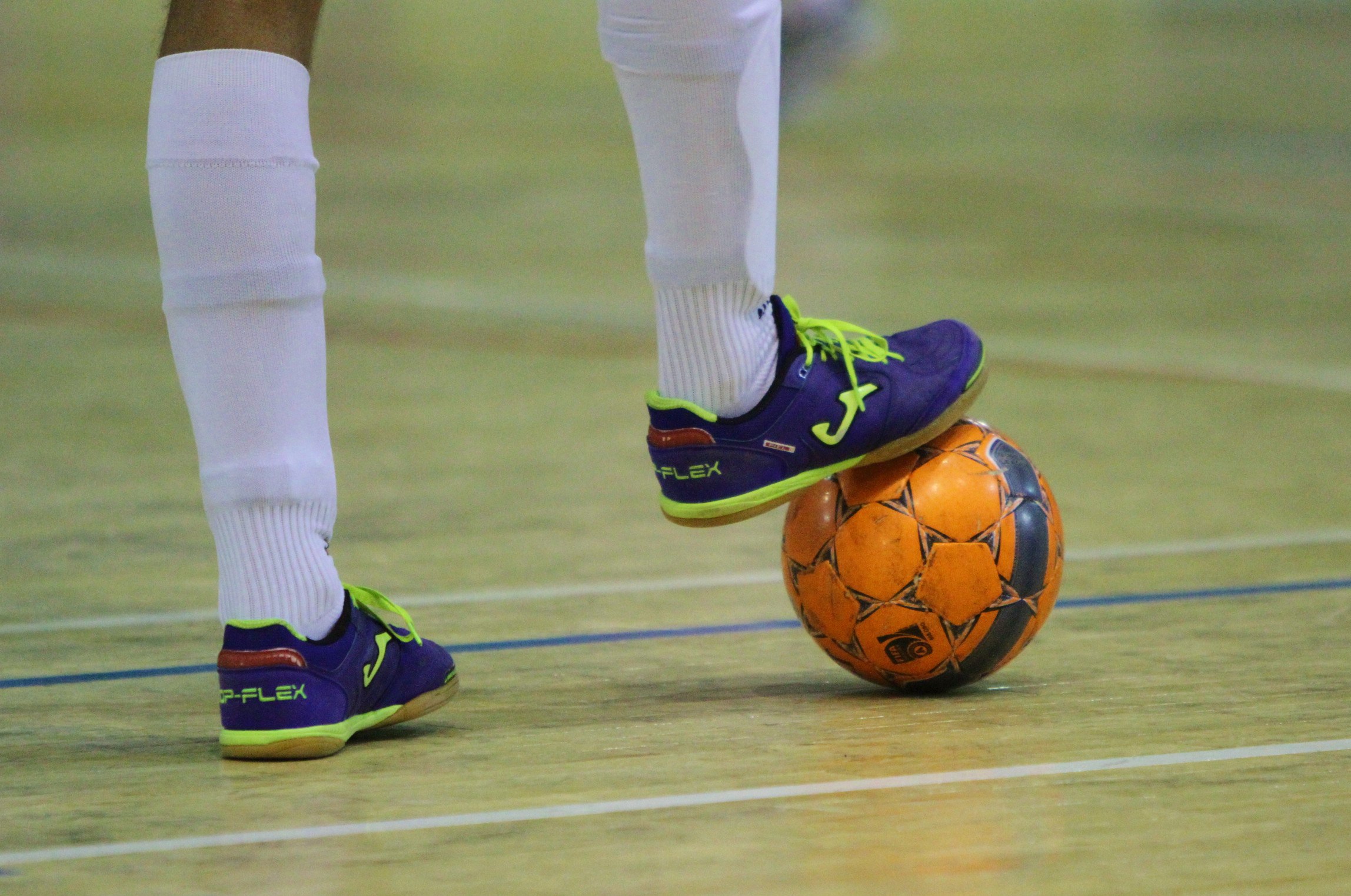 Третьи матчи понадобятся для определения финалистов чемпионата Беларуси по мини-футболу