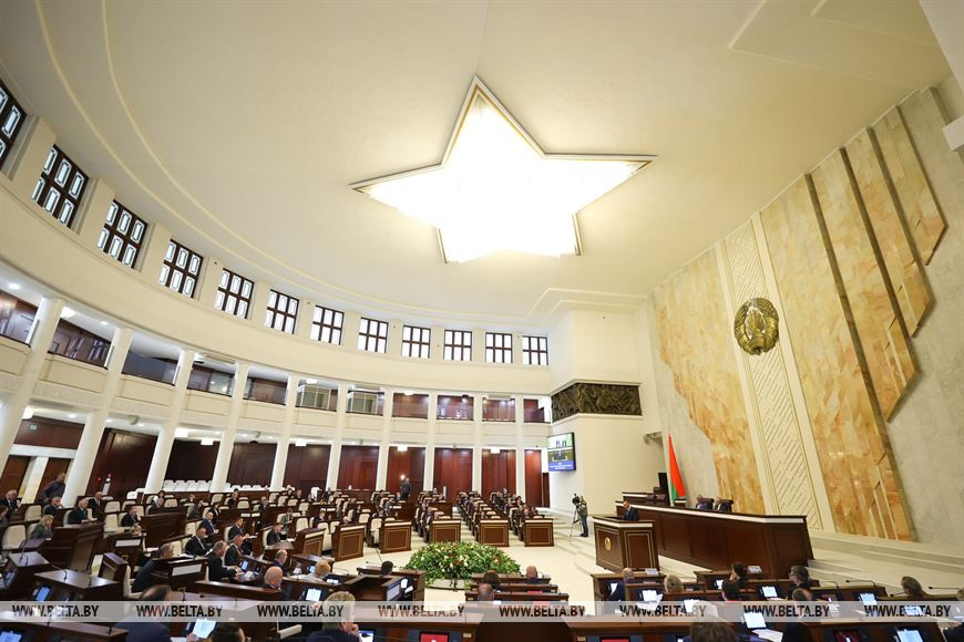 Депутаты поддержали поправки в законопроект о соцнормативах и минимальной заработной плате
