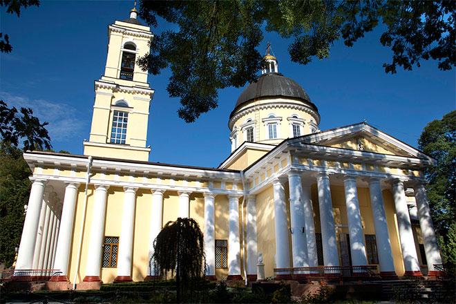 Православные верующие празднуют Петров день 12 июля