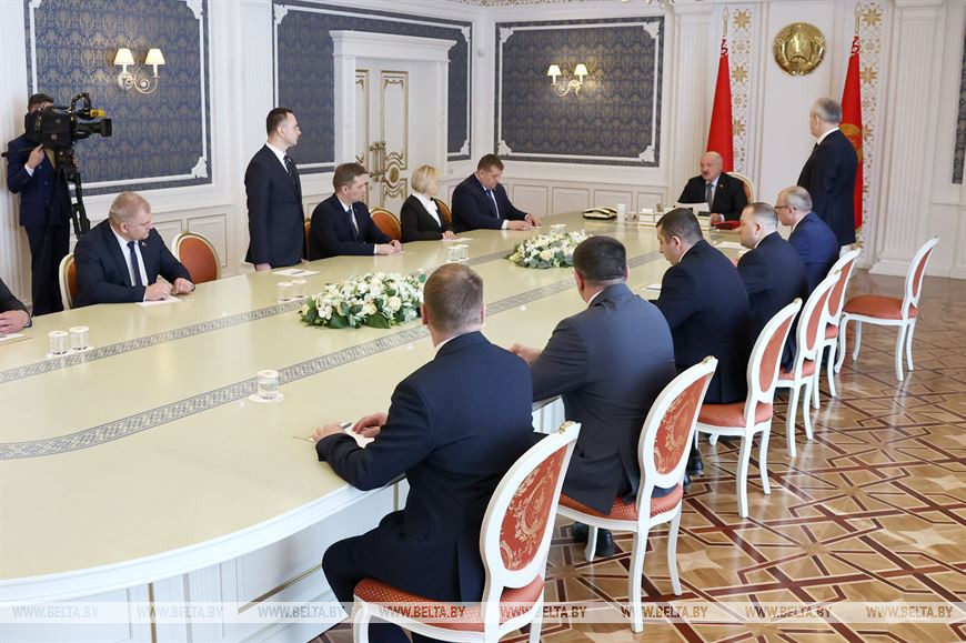 Лукашенко провел ротации в руководстве Минска, Бреста и Гомельщины