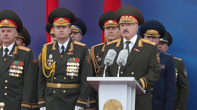 Президент поздравил белорусов с главным праздником страны