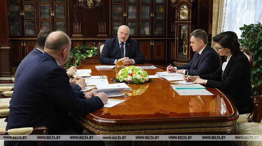 Лукашенко предупредил о независимых от Минздрава внезапных проверках здравоохранения