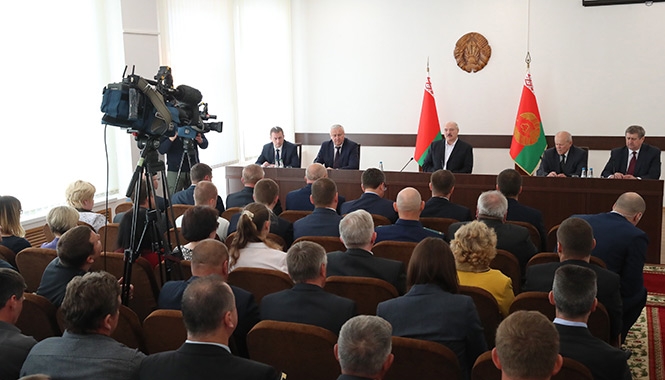 Лукашенко: жители Беларуси способны сделать свою страну действительно цветущим краем