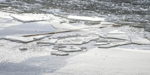 В Добрушском районе мальчик провалился под лед на реке Уть