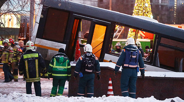 В Москве в ДТП с автобусом погибли четверо и пострадали 11 человек