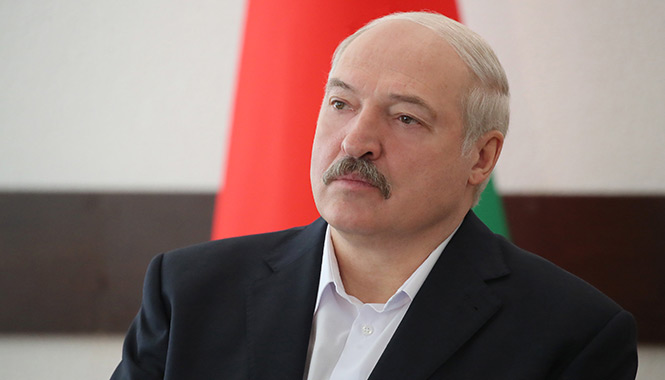 Лукашенко поставил задачу за год благоустроить и навести порядок в Петрикове 