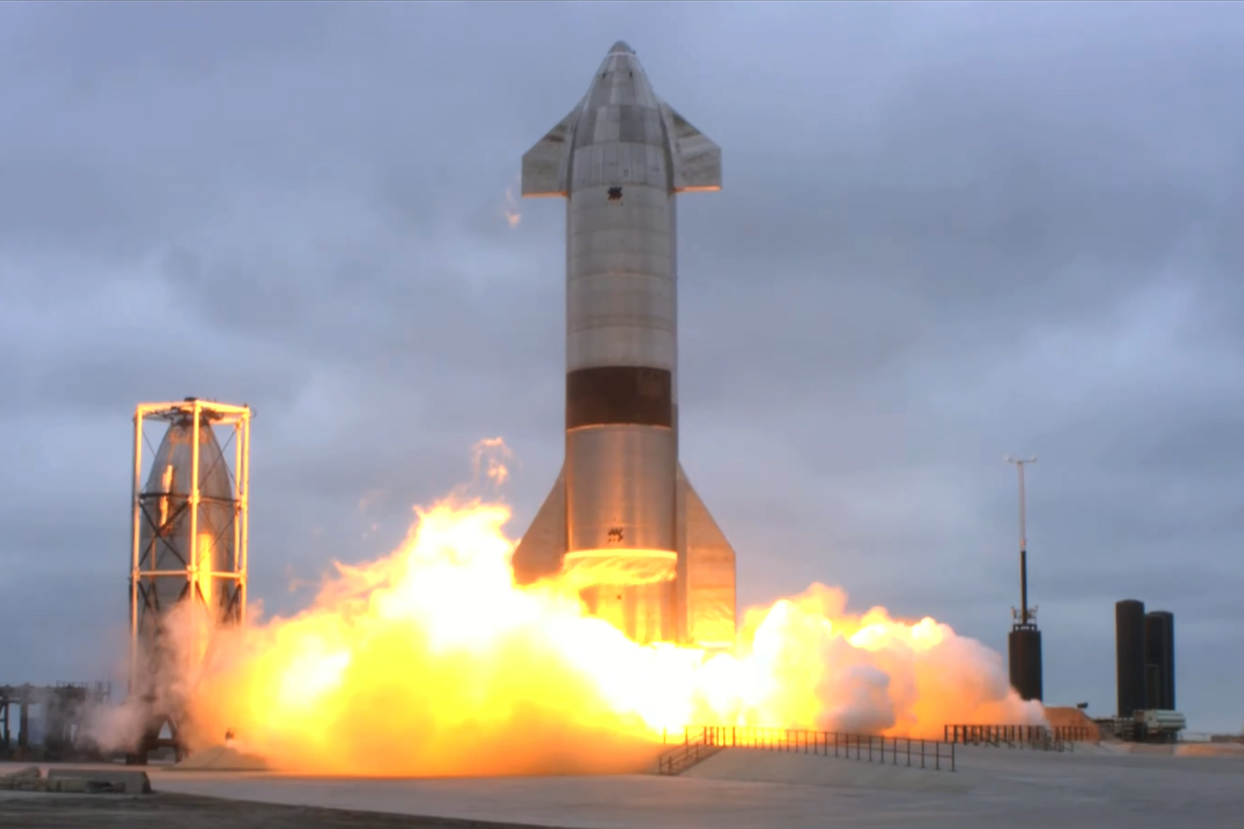 Видео. Ракету-носитель Starship Илона Маска подорвали в воздухе во время взлета: кто и зачем это сделал