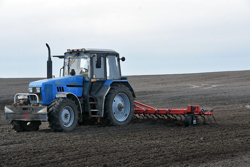 Готовность сельскохозяйственной техники к весенне-полевым работам в Гомельской области составляет 93%