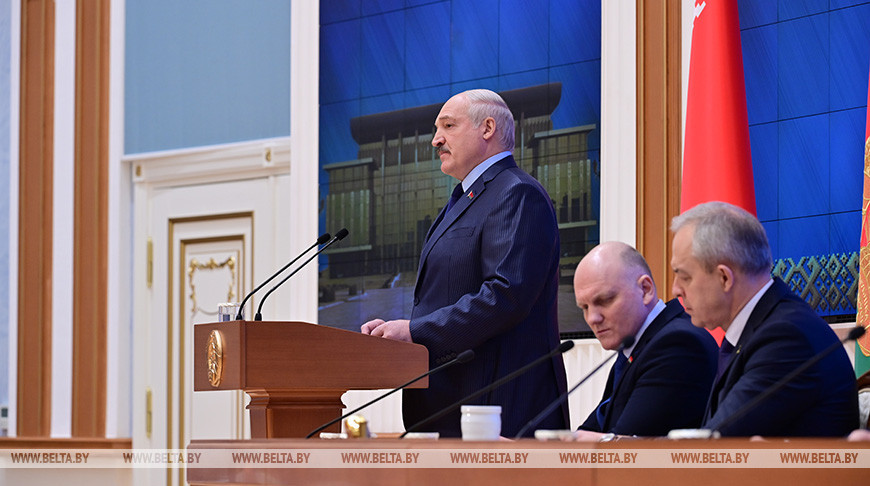 Лукашенко о перспективах доллара: будем скоро бороться, чтобы в кармане был лишний российский рубль или юань