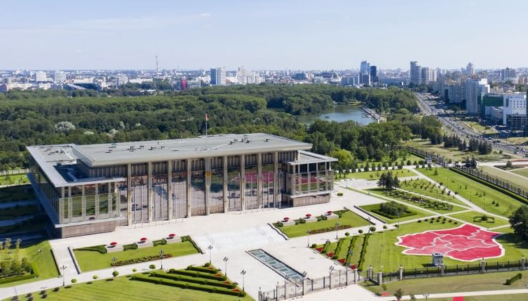 Лукашенко поздравил работников и ветеранов Министерства экономики с 105-летием со дня образования экономических органов страны и профессиональным праздником - Днем экономиста