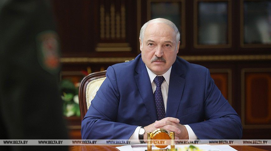 Лукашенко собрал на доклад по экономике премьер-министра и его первого зама, глав КГК и Белстата