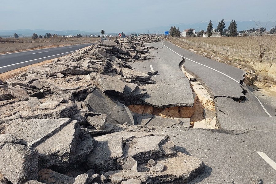 Сейсмолог Хугербитс заявил, что миру угрожают новые мощные землетрясения в марте 2023 года