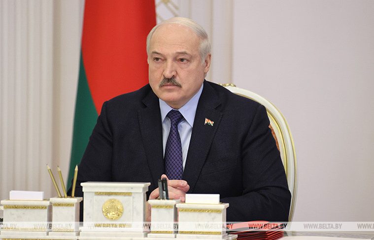 Лукашенко запретил рост цен в Беларуси с 6 октября 2022