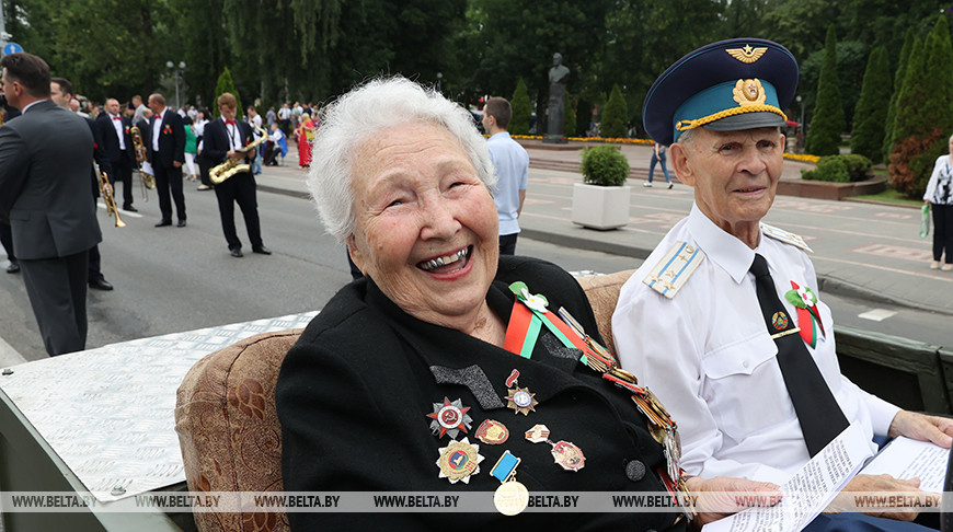 ФОТОФАКТ: В Гомеле в День Независимости прошло праздничное шествие