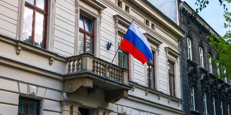 В Польше приняли решение закрыть генконсульство России в Кракове
