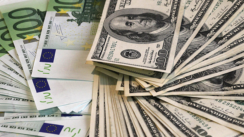 Российский рубль подешевел, евро, доллар и юань подорожали на торгах 21 февраля