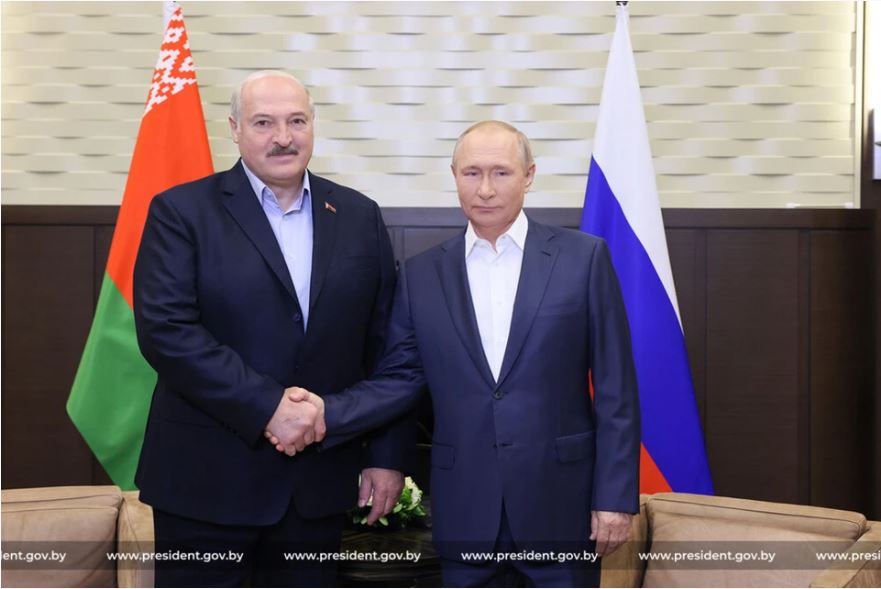 Стало известно, о чем говорили по телефону Лукашенко и Путин 8 ноября