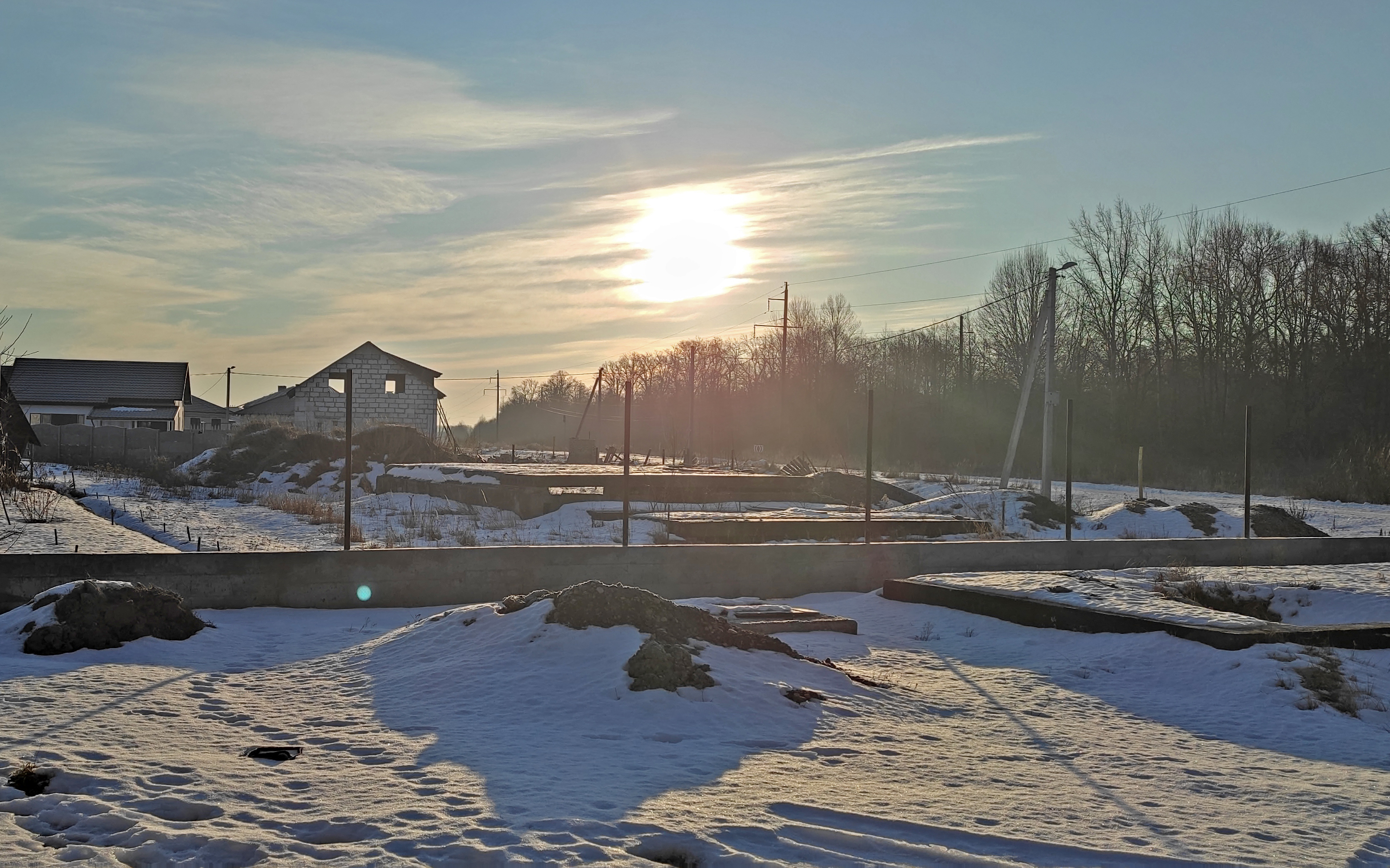 Что изменится в Беларуси с 1 февраля 2026 года: вырастут пенсии и пособия, поднимутся возрастные доплаты пенсионерам, потяжелеют жировки, а некоторых школьников ждут каникулы