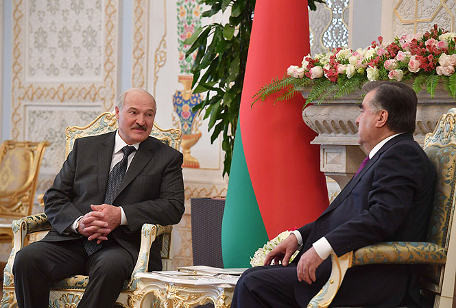 Лукашенко: Беларусь рада успехам Таджикистана и готова развивать сотрудничество