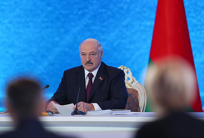 Лукашенко: Китай - надежный партнер, который всегда подставляет плечо Беларуси (БЕЛТА)