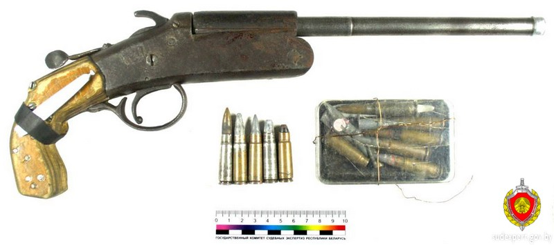 Женщина в Гомеле прибиралась в квартире и нашла самопальный пистолет
