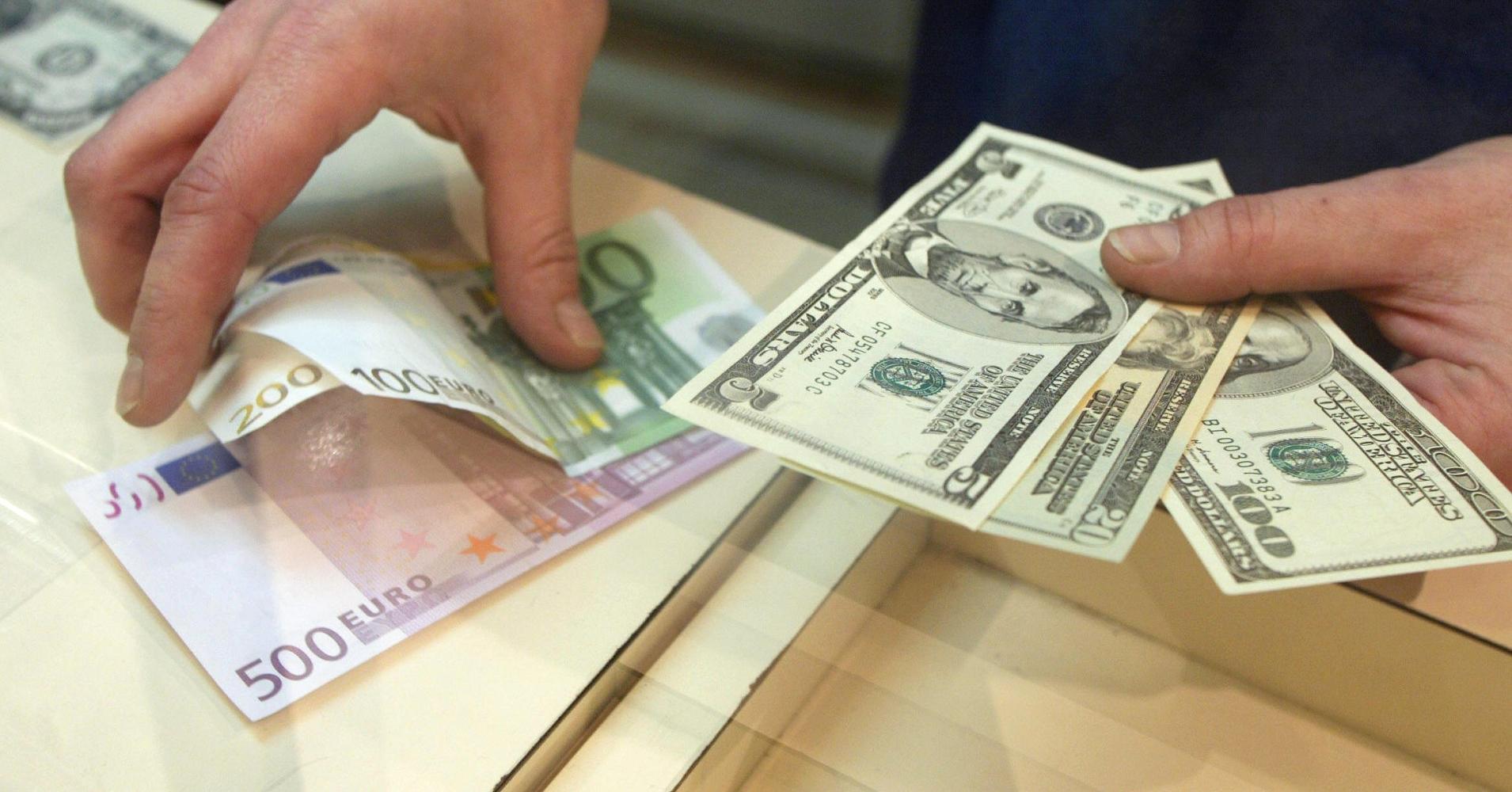 Белорусский рубль снова падает