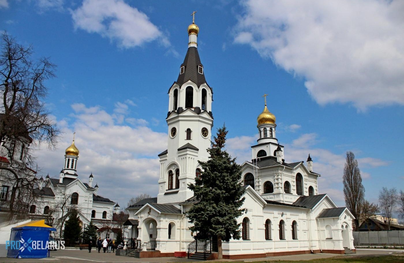 Православные верующие отмечают 8 июня Троицу на 50-й день после Пасхи