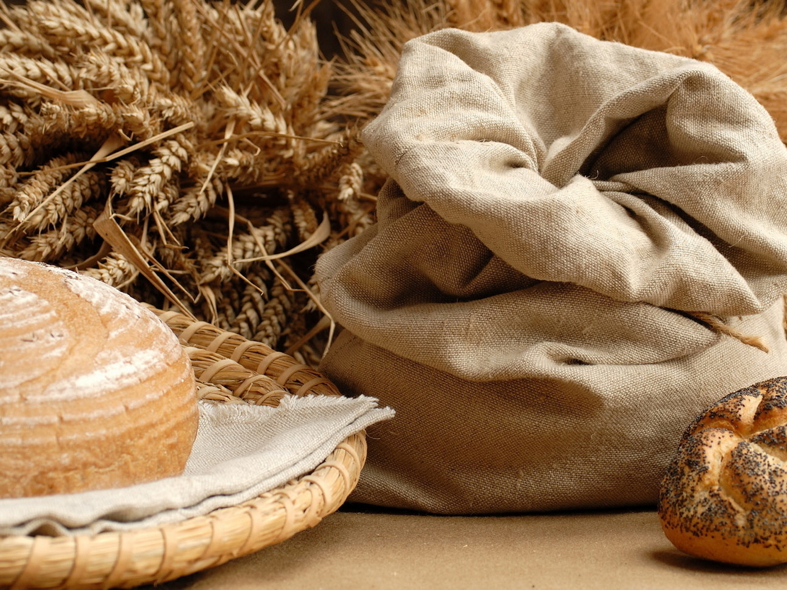Колодец-журавль, мельница и домик для козы. В музее хлеба в Чечерском районе — новые экспозиции