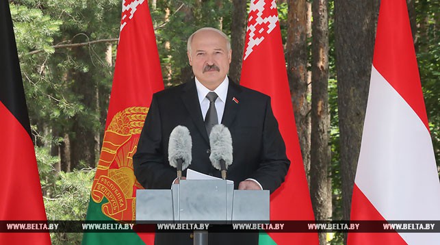 Лукашенко призывает сохранить правду о прошедшей войне и не допустить возрождения страшного прошлого